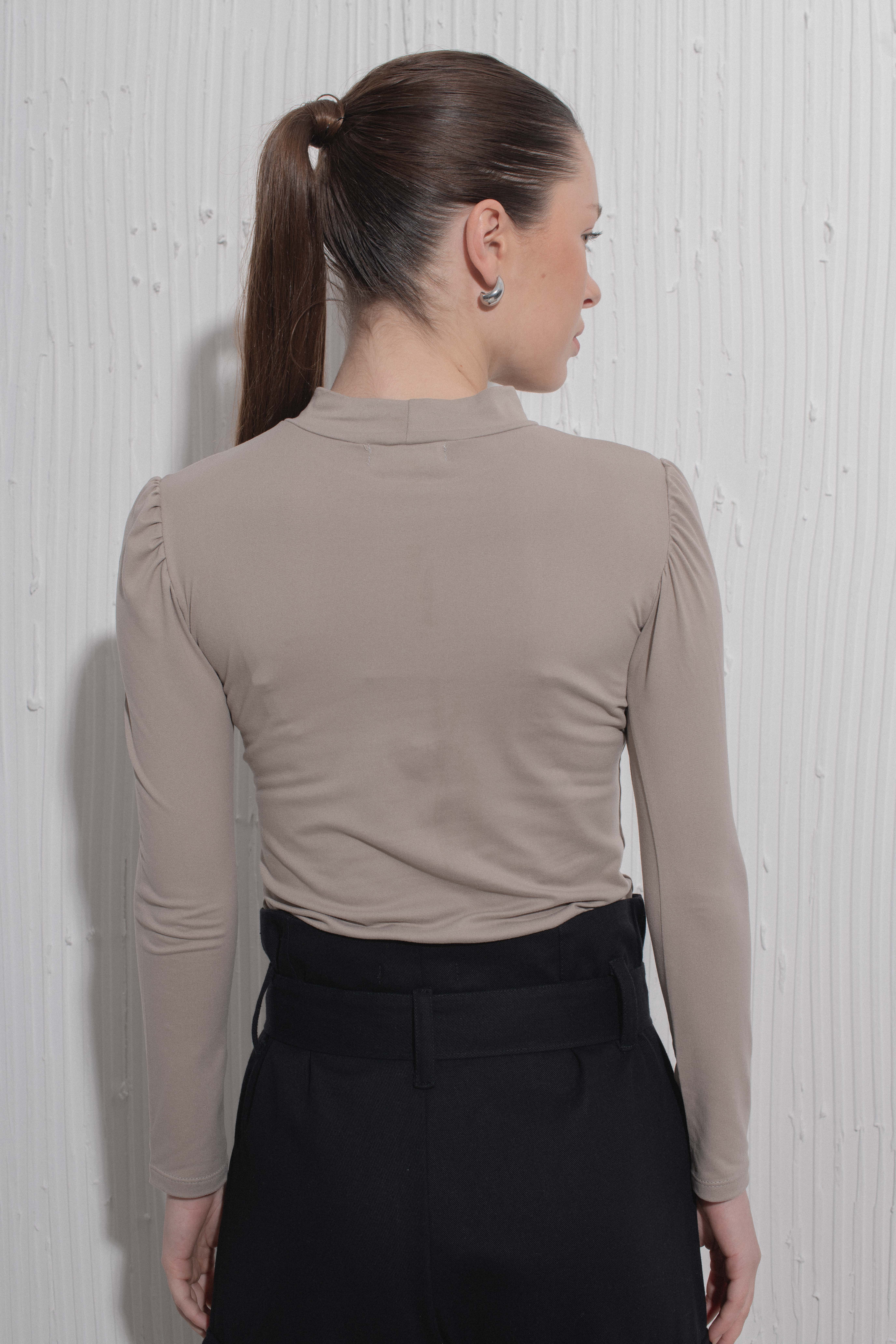 Remera Hall